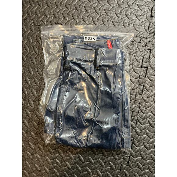 SPANX Jeans Womens XS Blue Pintuck Flare Raw Indigo Pull On Stretch Wide Leg - Picture 8 of 8